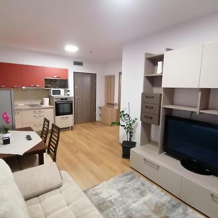 Ferienwohnung Apartman Sarah Oradea Exterior foto