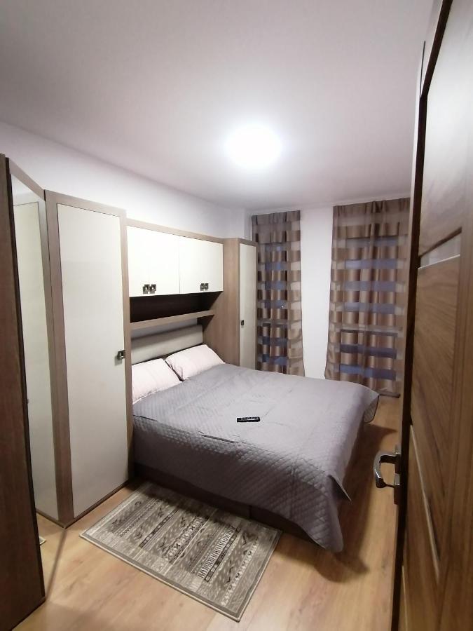 Ferienwohnung Apartman Sarah Oradea Exterior foto