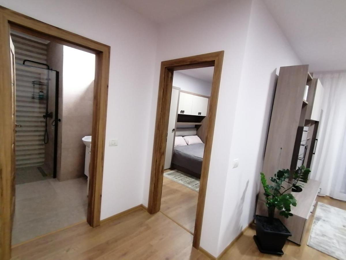 Ferienwohnung Apartman Sarah Oradea Exterior foto
