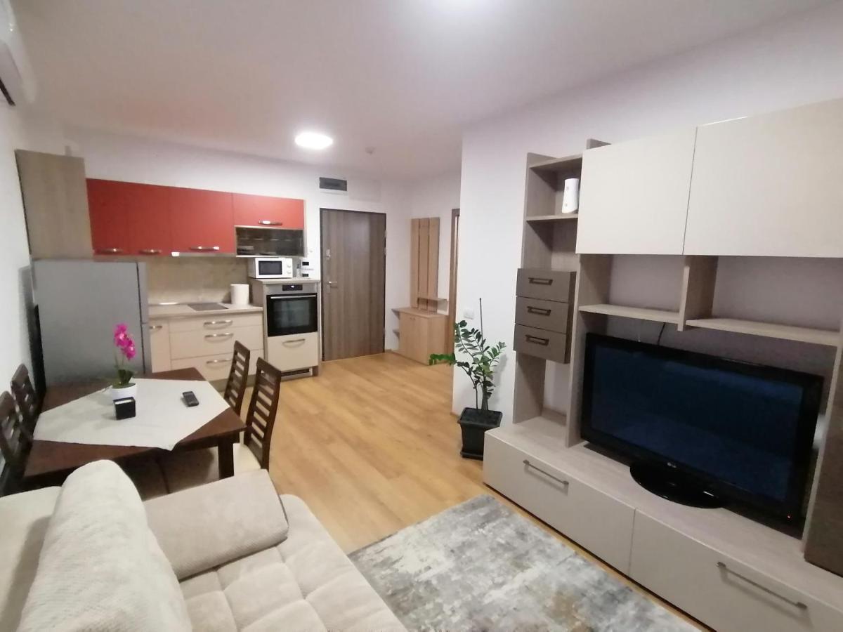 Ferienwohnung Apartman Sarah Oradea Exterior foto
