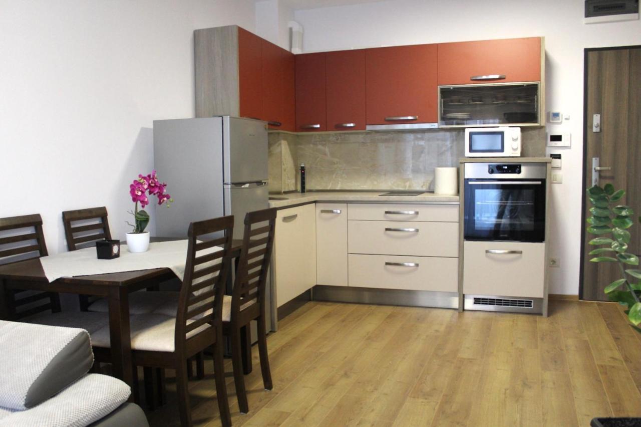 Ferienwohnung Apartman Sarah Oradea Exterior foto